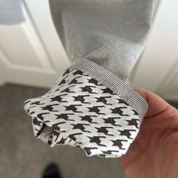 Vuori | Textured Chilled Out Legging | Houndstooth - Picture 10 of 16